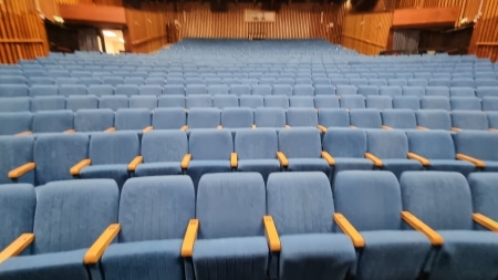 היכל התרבות מוזה חוף הכרמל - לובי