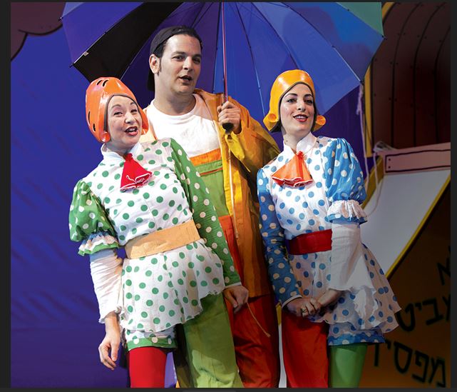 מחסן השטוזים של דתיה – תיאטרון אורנה פורת