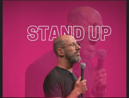 ארז שלם במופע סטנדאפ