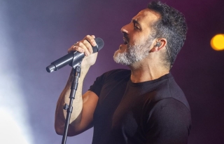 קובי אפללו בהופעה – אורחת מיוחדת ליטל שוורץ
