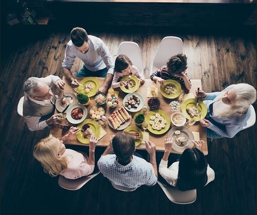 משפחה חמה – התיאטרון העברי