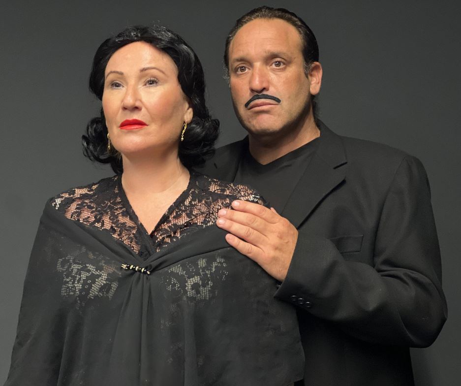 תמונה של זוג השחקנים הראשיים